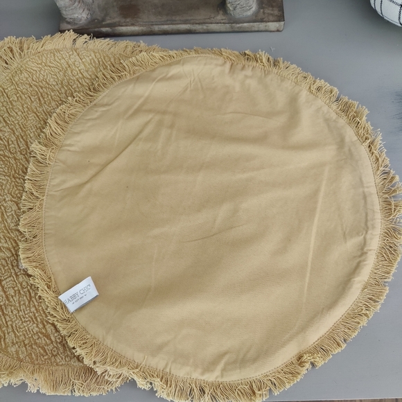 Shabby Chic 15" Round Mustard Raised Pattern Placemats - Set of 4 - Picture 7 of 9